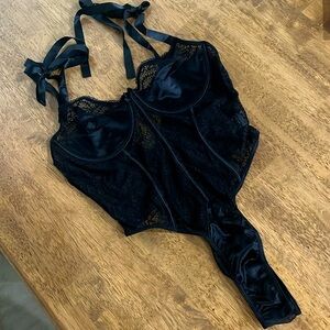 New 𝅺Lace and Mesh Black Nighty with Adjustable Straps size L